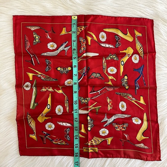 SALVATORE FERRAGAMO CALF LEATHER LONG WALLET AND SILK SCARF BUNDLE - Picture 14 of 15